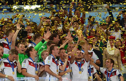 Quelle: http://de.wikipedia.org/wiki/Deutsche_Fu%C3%9Fballnationalmannschaft